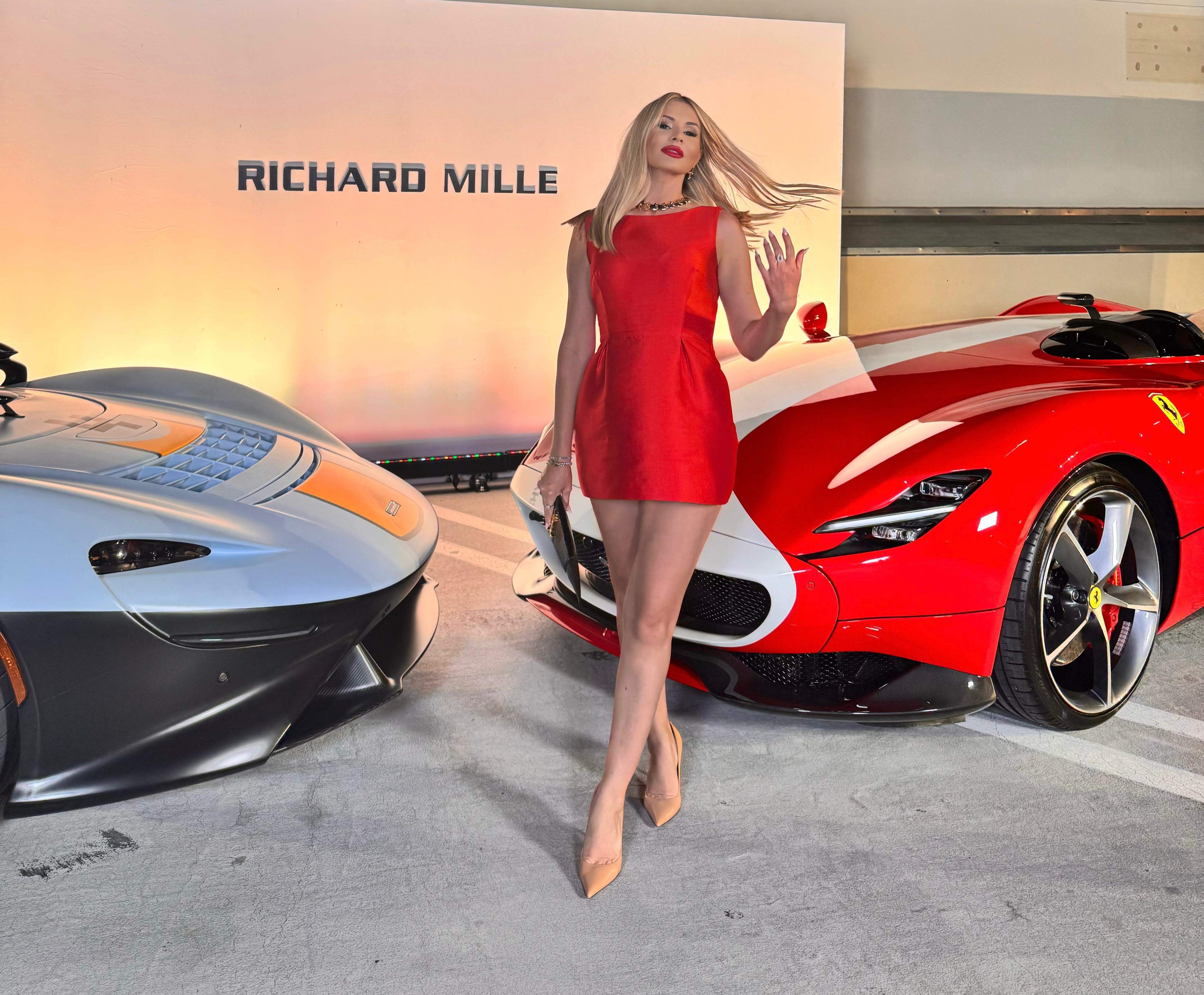 Mădălina Bălan păşeşte în universul bijuteriilor pe patru roţi. Antena Stars, singura televiziune din România cu acces la Wynn Car Show