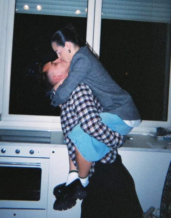 alexia eram se saruta cu tonghi