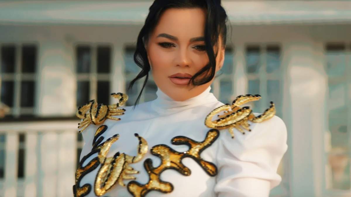 Carmen de la Sălciua, machiată și aranjată