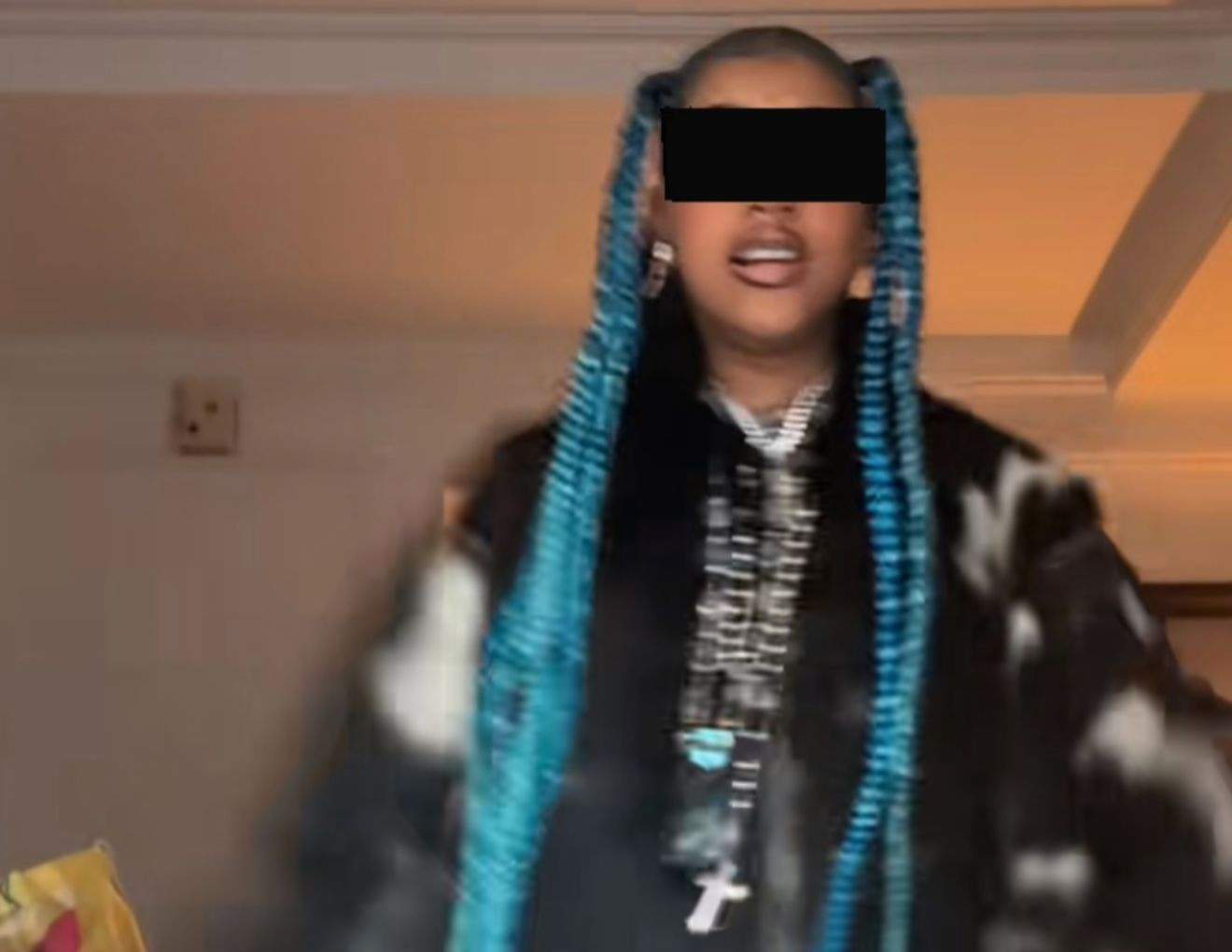 North West dansează