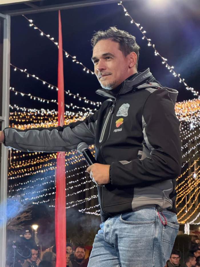 Răzvan Simion prezintă un eveniment