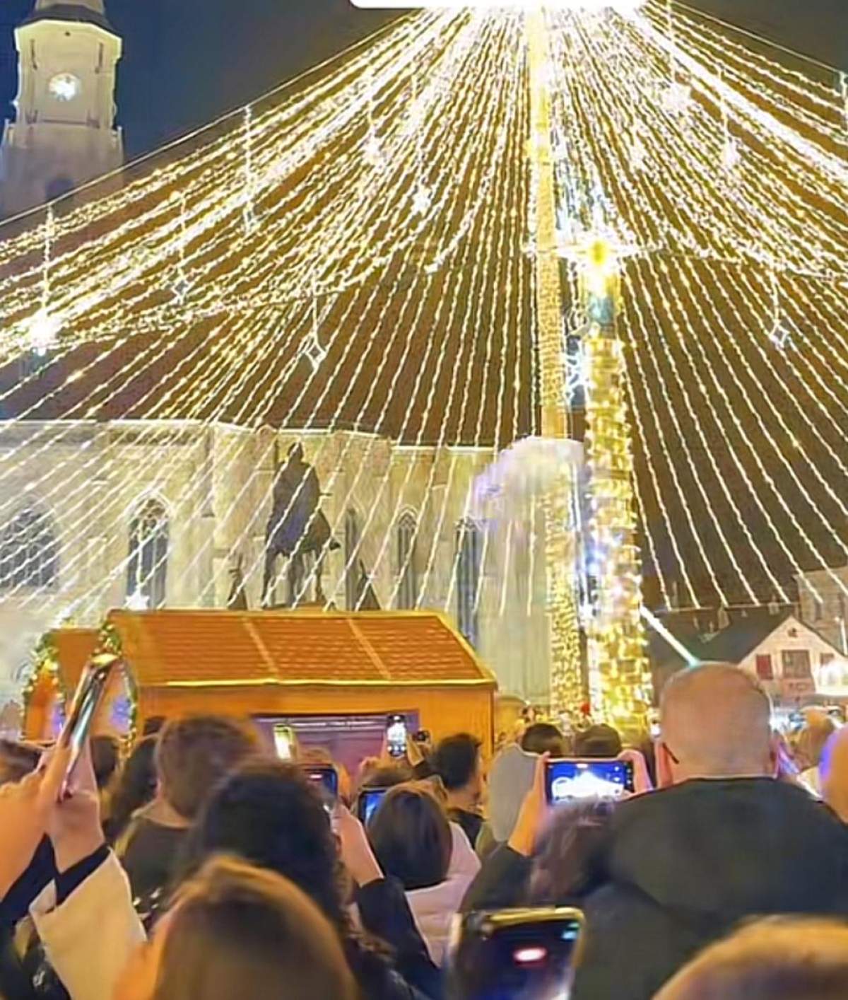 luminițele de la Târgul de Crăciun