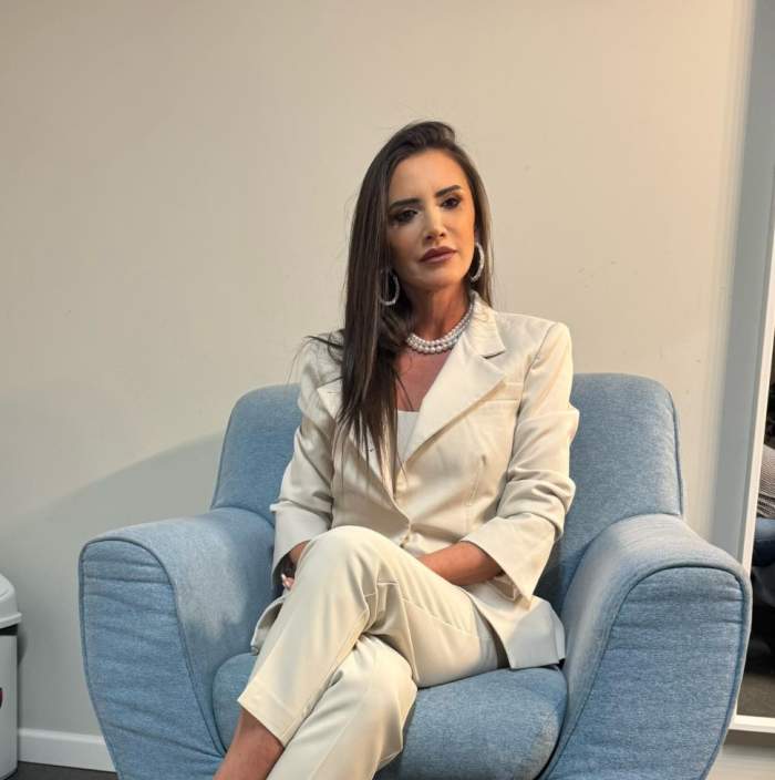 Mara Bănică, pe fotoliu