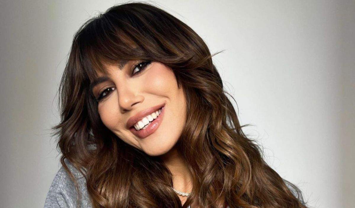 Sore zâmbește larg