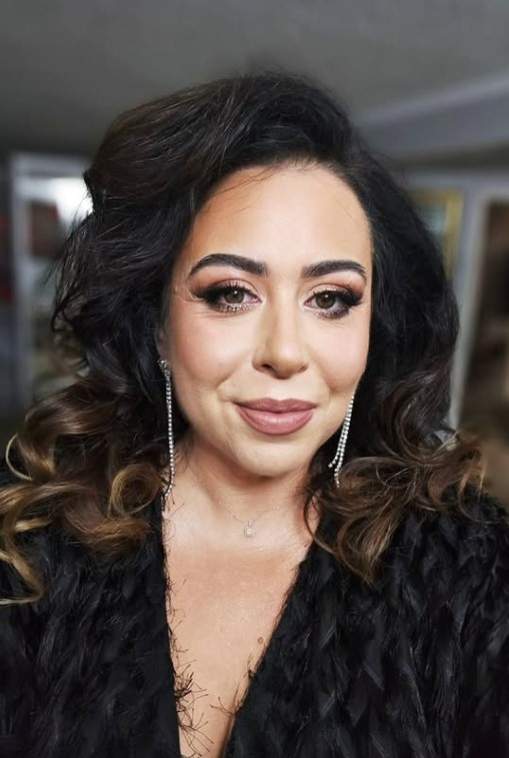 Oana Roman, aranjată pentru petrecere