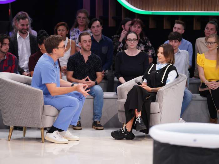 Andrușca de la Insula Iubirii, Adina Buzatu și Cristian Porcari dezbat la MediCOOL efectele stresului și lipsei de somn, diseară, de la 18:00, pe Antena 1 și AntenaPLAY