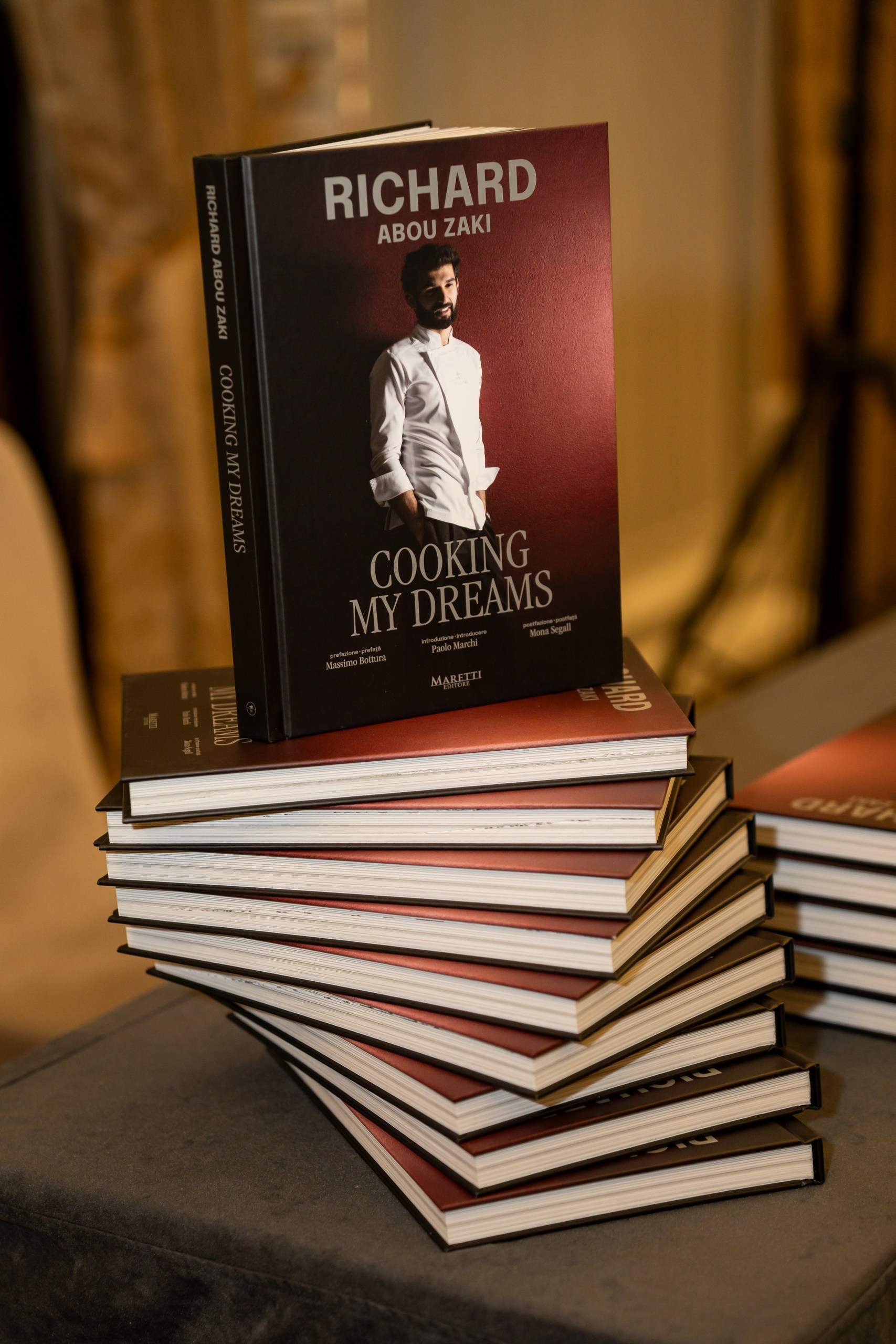 Chef Richard Abou Zaki a lansat cartea Cooking my dreams, dedicată parcursului său în lumea artei culinare: ”Mi-am deschis sufletul cu multă emoție în aceste pagini”