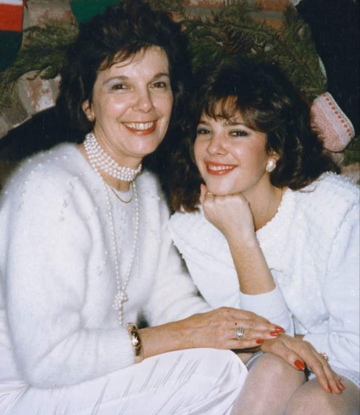 Sora lui Kris Jenner, în tinerețe