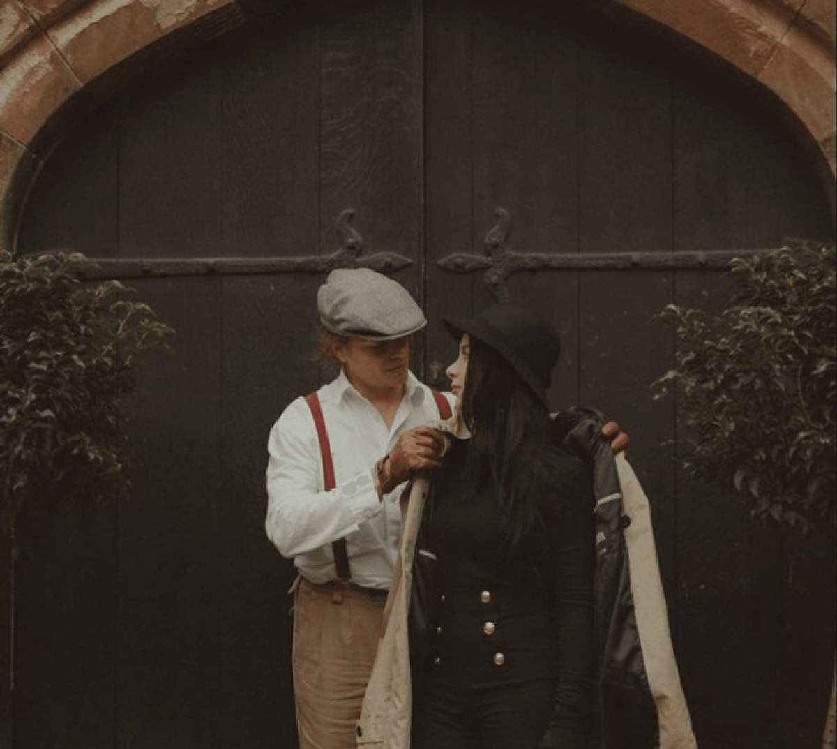 Iustin Petrescu și Hara, îmbrăcați elegant la o ședință foto