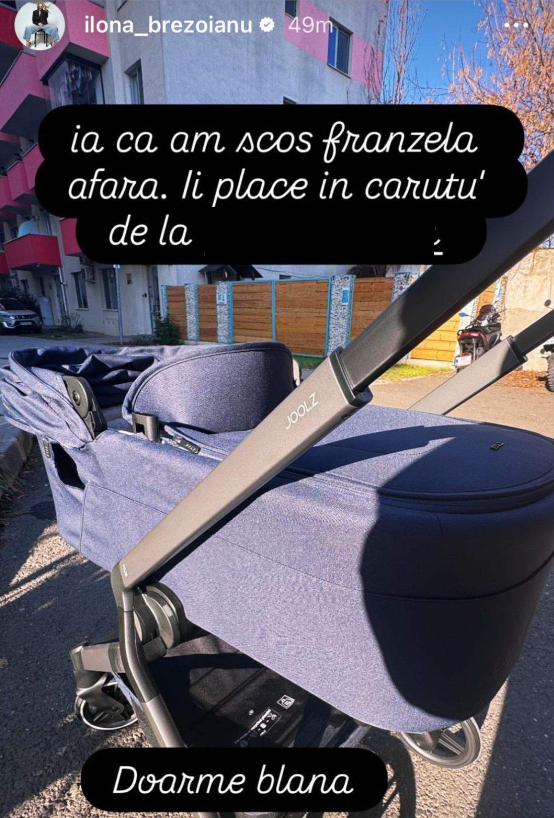 Ilona Brezoianu, alături de bebelușul ei, afară