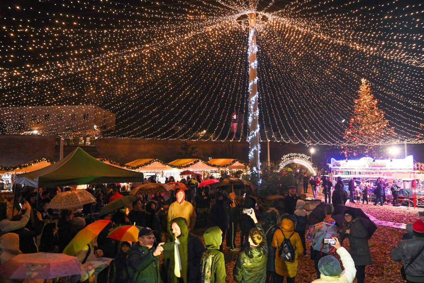 Târgul de Crăciun din Alba-Iulia, deschis de curând