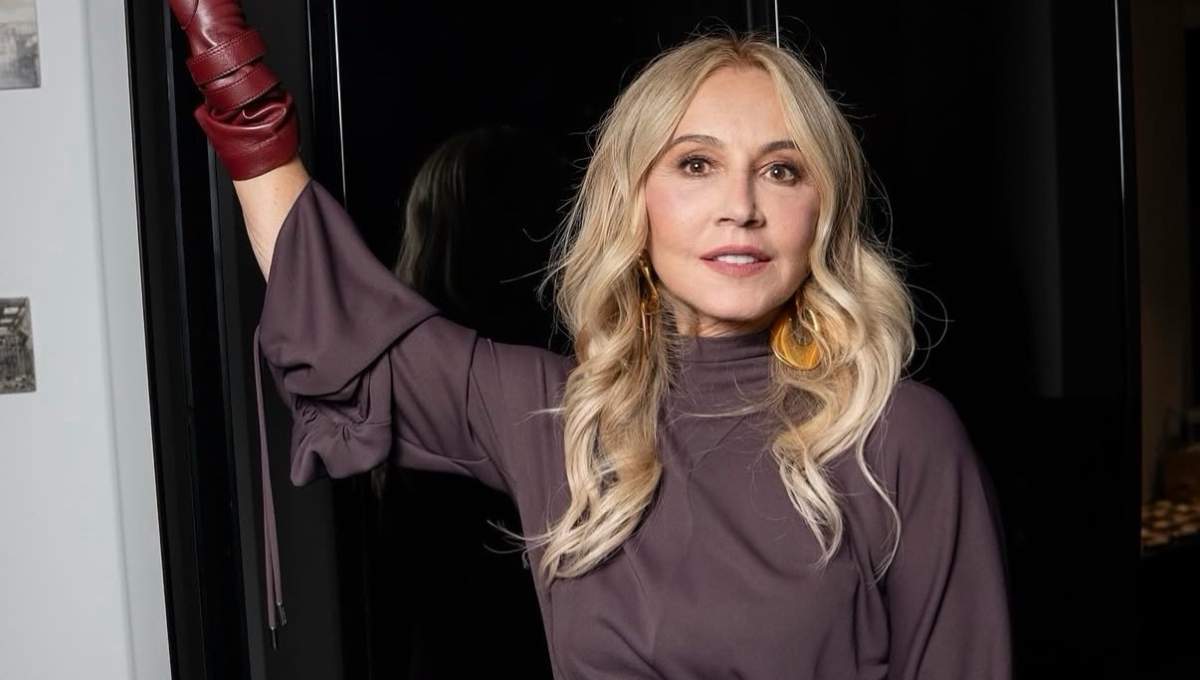 Anastasia Soare, îmbrăcată elegant