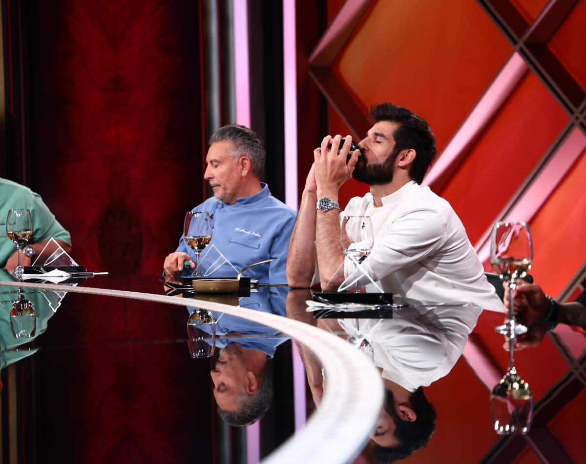 Chef Richard a câștigat aseară bomba la Chefi la cuțite. Diseară: al treilea cuțit de aur în audiții și încă o bombă aruncată în joc de Irina!
