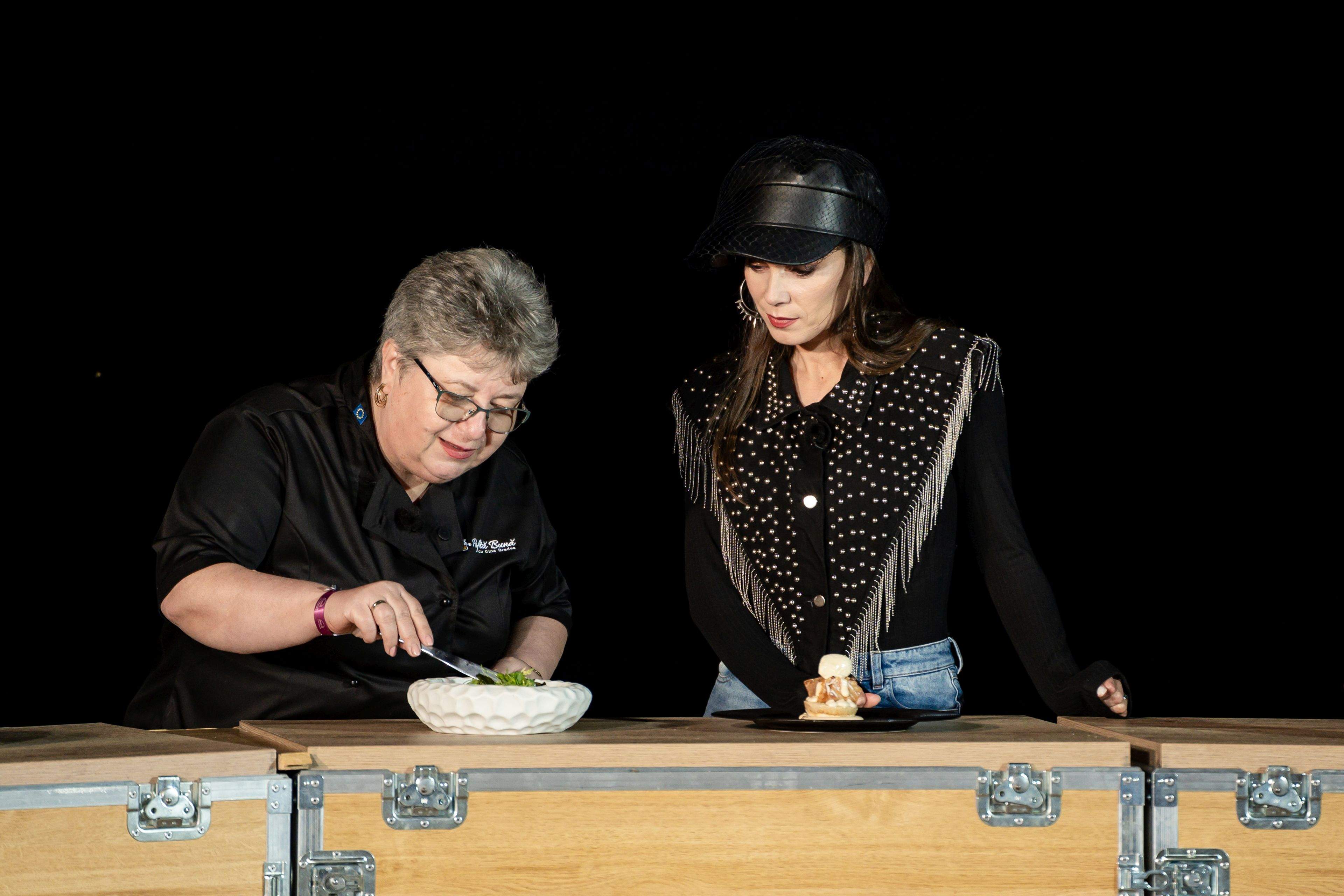 Chef Richard a câștigat aseară bomba la Chefi la cuțite. Diseară: al treilea cuțit de aur în audiții și încă o bombă aruncată în joc de Irina!