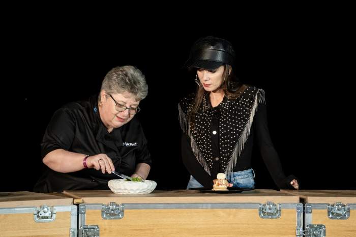 Chef Richard a câștigat aseară bomba la Chefi la cuțite. Diseară: al treilea cuțit de aur în audiții și încă o bombă aruncată în joc de Irina!