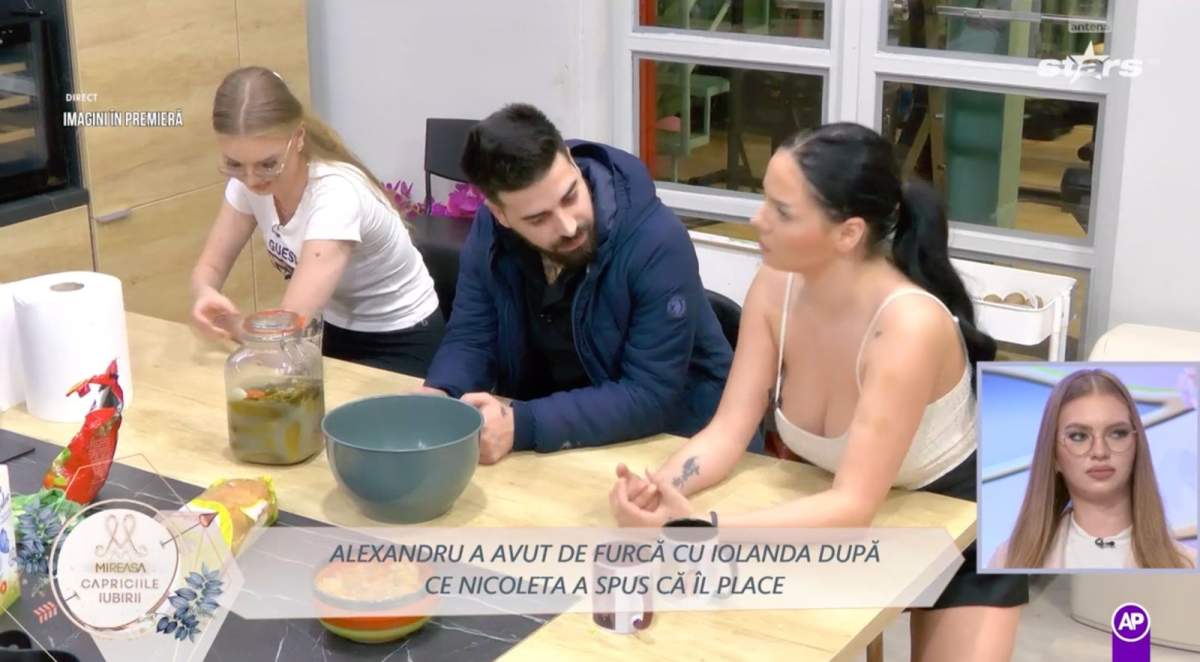 Alexandru, lângă Iolanda și Nicoleta