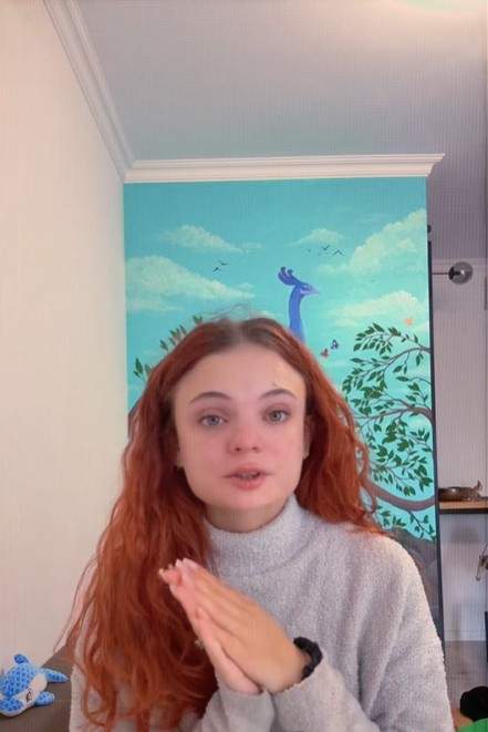 tanara amenintata de tata