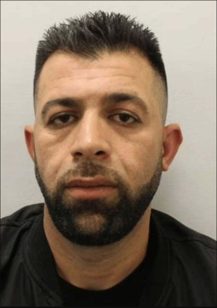 Ce pedeapsă a primit un bărbat care a obligat opt români să muncească, în Anglia. Dormeau într-o cameră mică și le-au fost luate actele și banii