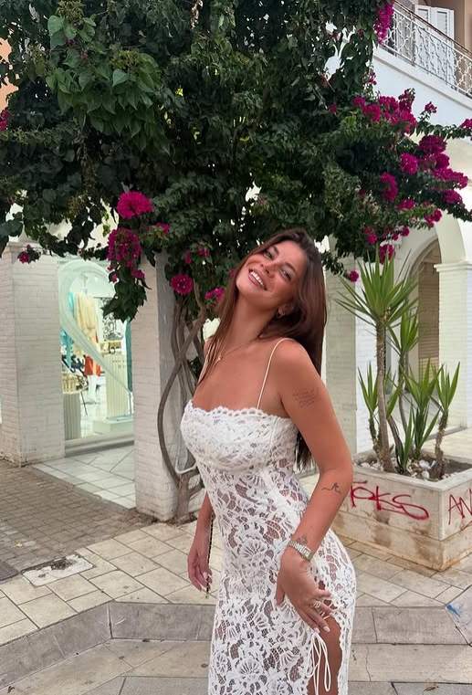 laura giurcanu in vacanta