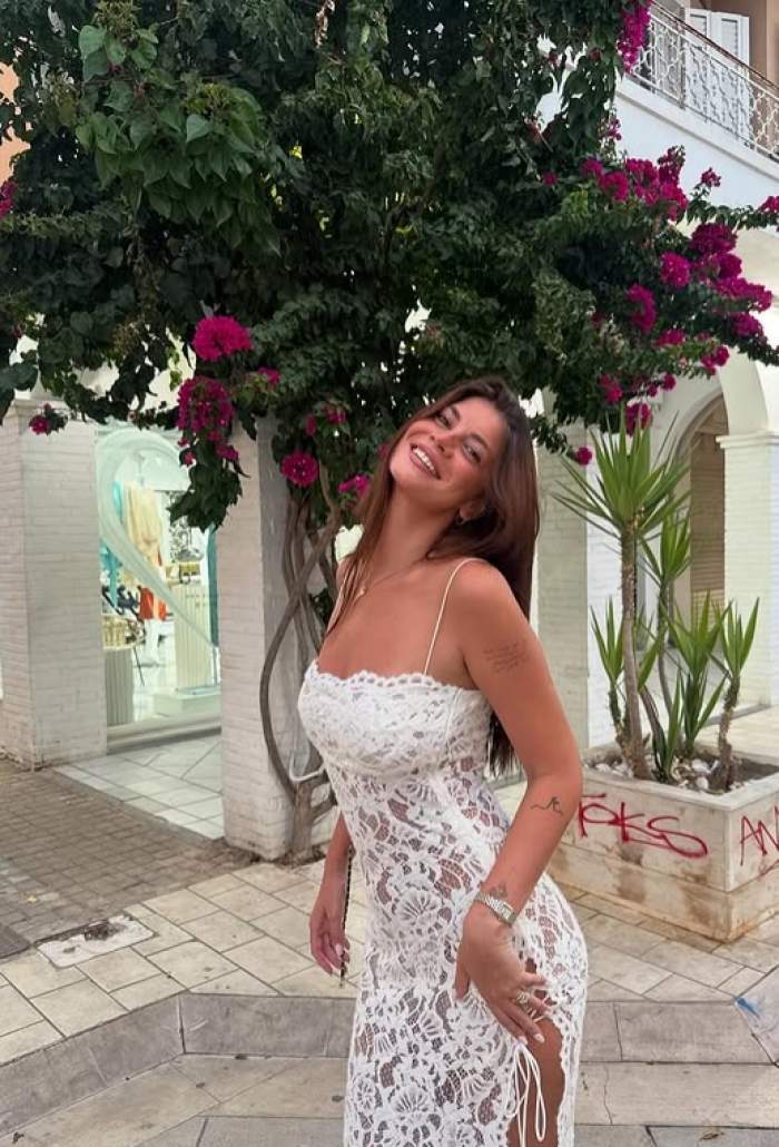 laura giurcanu in vacanta