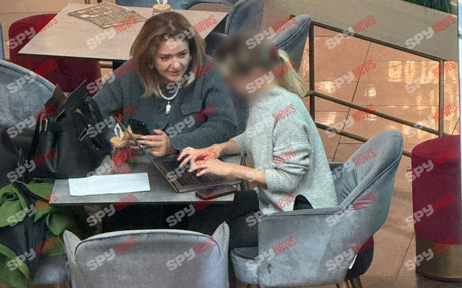 Cristina Bâtlan nu neglijează afacerile! Unde semnează celebra afacerista, mai nou, contractele | PAPARAZZI