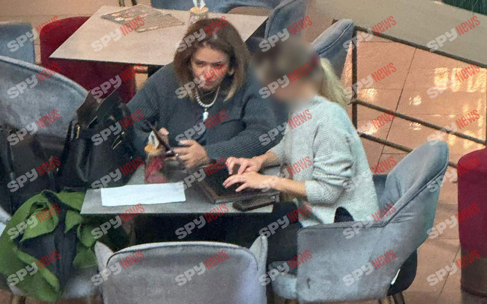 Cristina Bâtlan nu neglijează afacerile! Unde semnează celebra afacerista, mai nou, contractele | PAPARAZZI