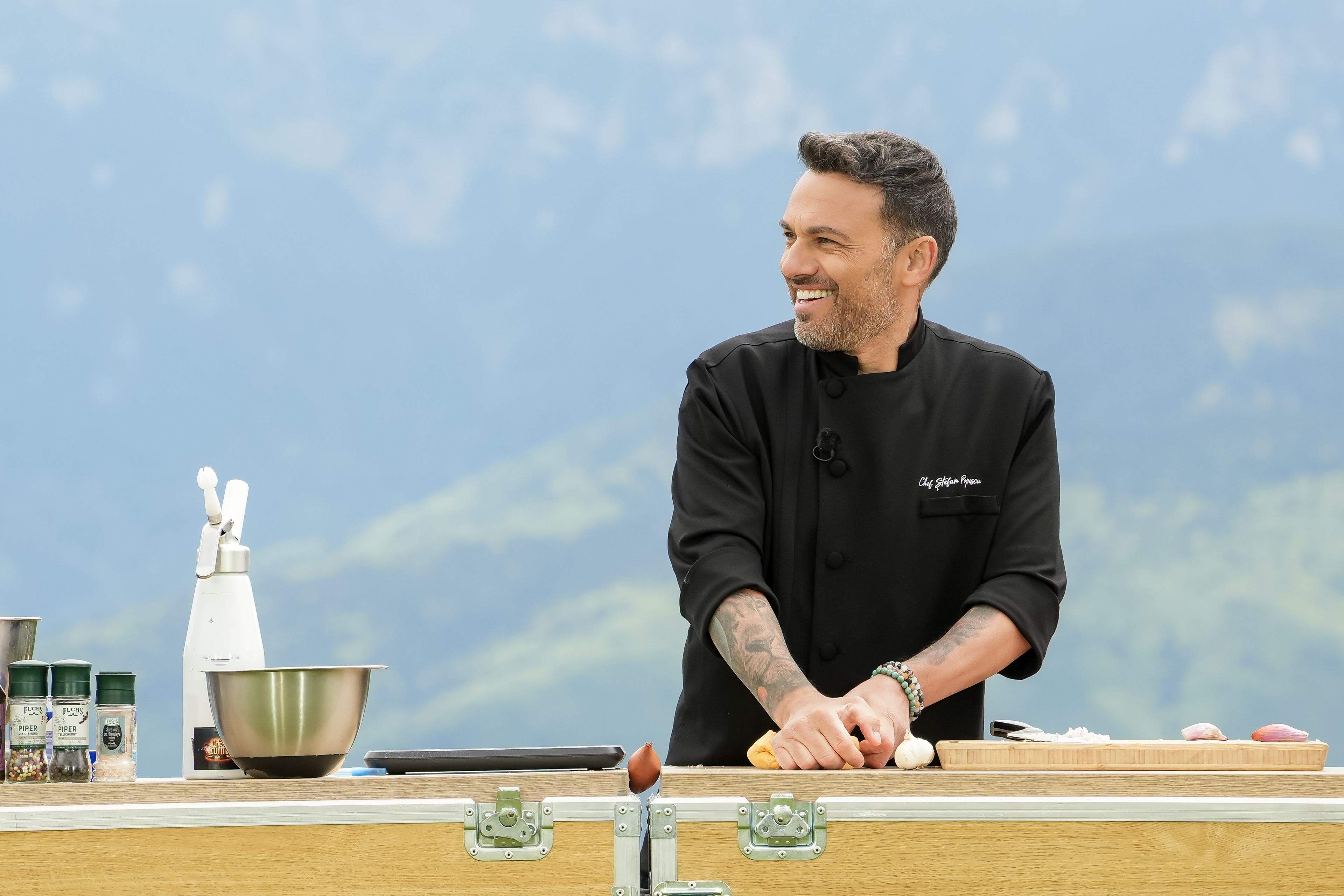 Amuletă grea, diseară, la Chefi la cuțite: jurații gătesc la 1.200 metri altitudine, iar Chef Oana Coantă, premiată de un prestigios ghid gastronomic francez, vine la degustare