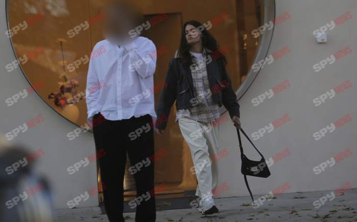 Raluka este mereu în trend. Chiar și cu stilul baggy, tot arată impecabil!