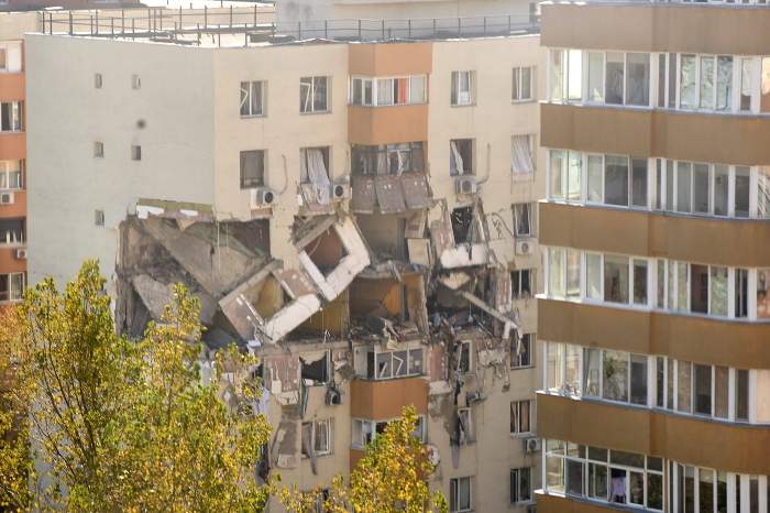 Oamenii care locuiau în apropierea blocului din Rahova, unde a avut loc explozia, s-au întors acasă. Ce probleme întâmpină: "Zici că e bloc părăsit"