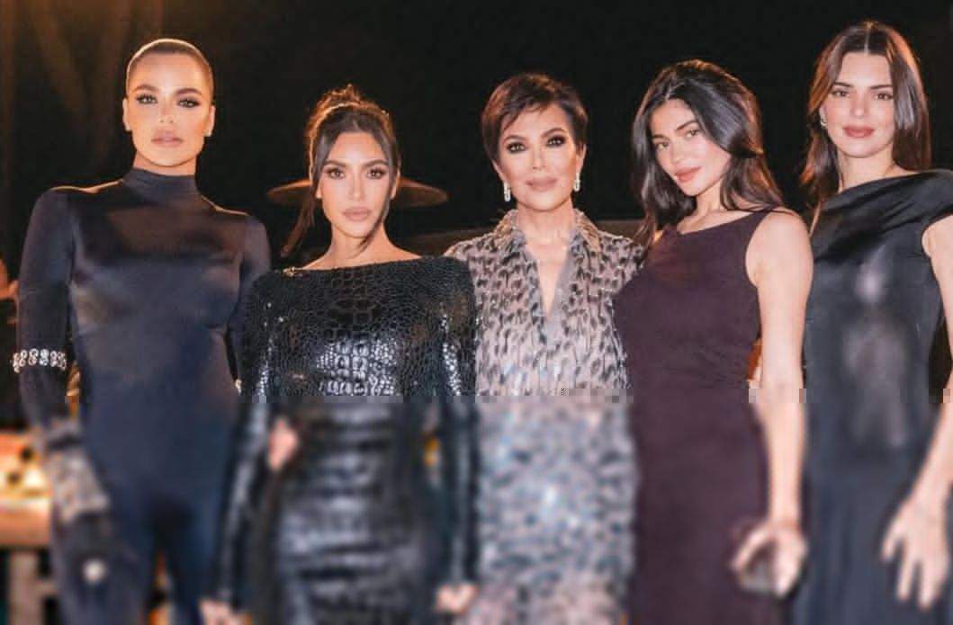 Kris Jenner a împlinit 70 de ani! Mama surorilor Kardashian arată demențial la vârsta ei. A primit mesaje emoționante din partea fiicelor