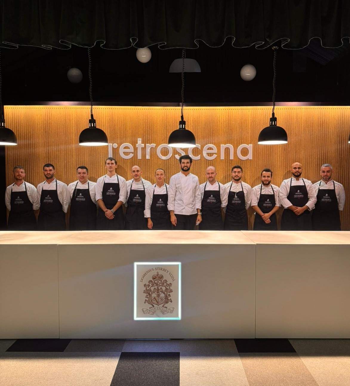 Spectacol culinar impresionant: Chef Richard Abou Zaki a deschis pop-up-ul Retroscena cu o seară memorabilă la Domeniul Știrbey