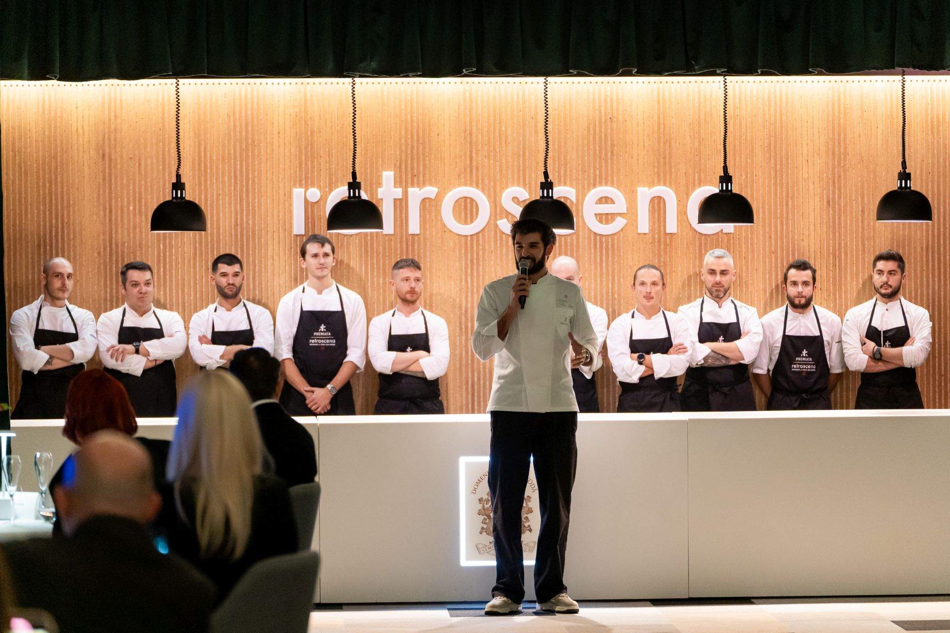 Spectacol culinar impresionant: Chef Richard Abou Zaki a deschis pop-up-ul Retroscena cu o seară memorabilă la Domeniul Știrbey