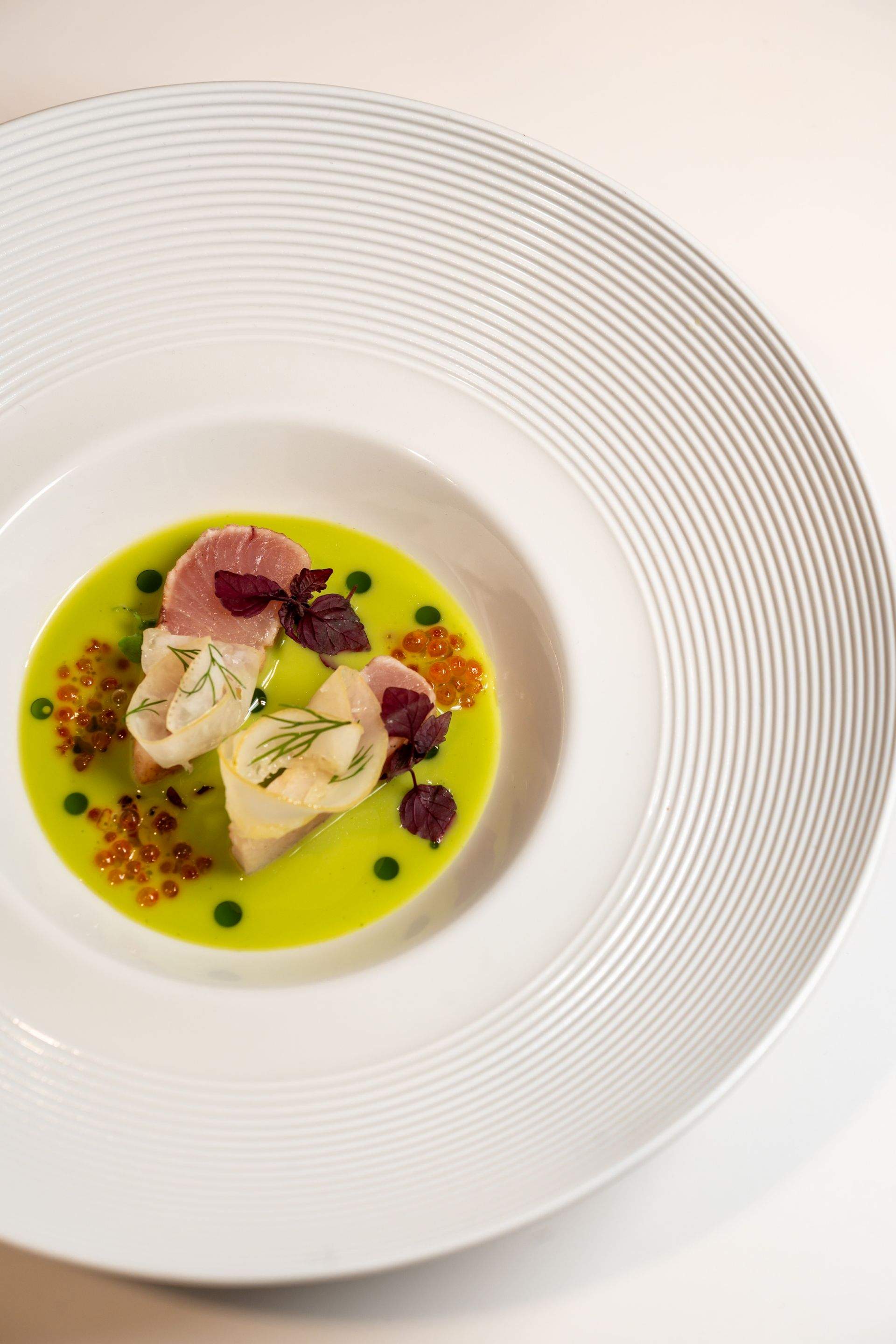 Spectacol culinar impresionant: Chef Richard Abou Zaki a deschis pop-up-ul Retroscena cu o seară memorabilă la Domeniul Știrbey