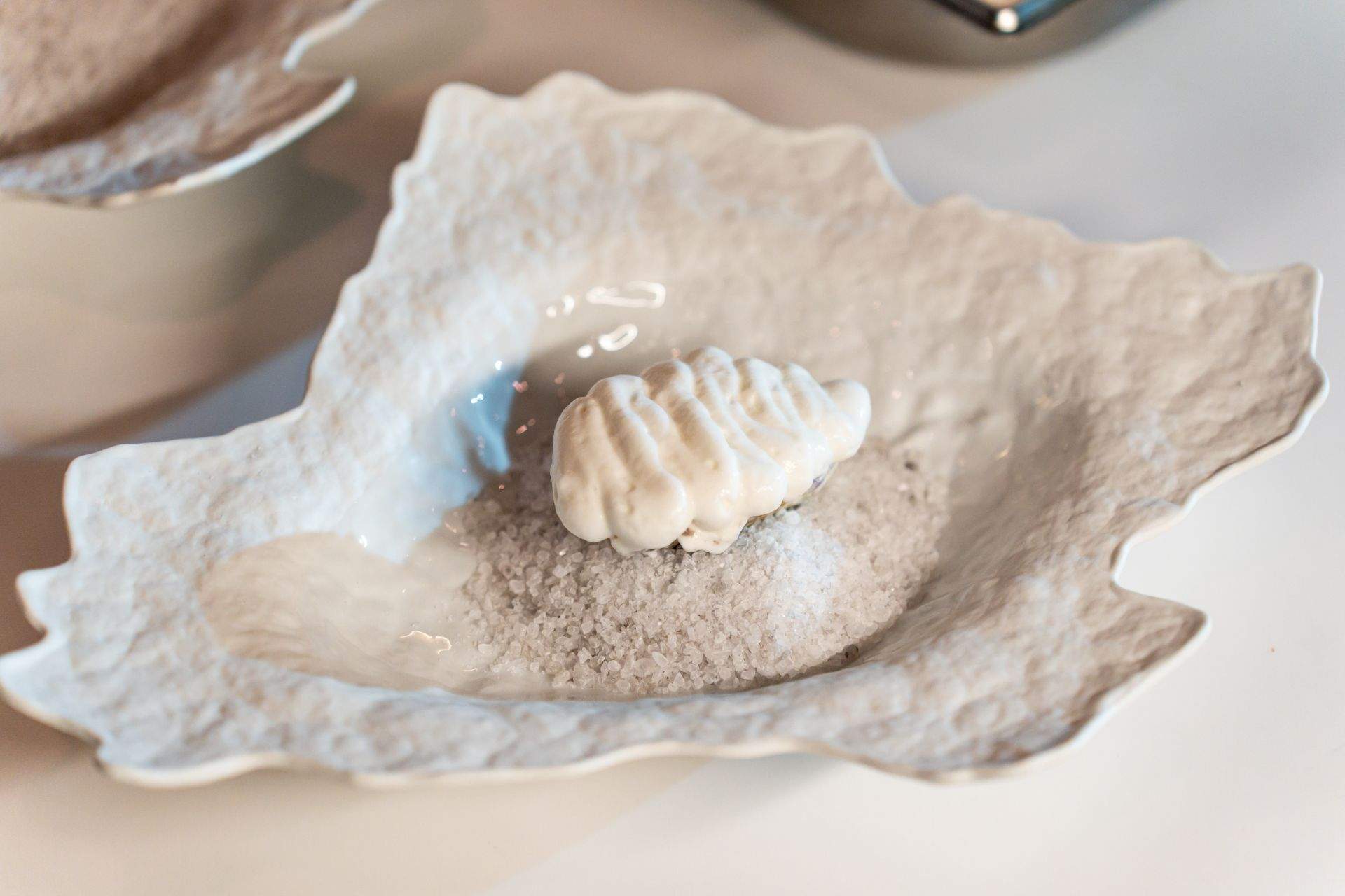 Spectacol culinar impresionant: Chef Richard Abou Zaki a deschis pop-up-ul Retroscena cu o seară memorabilă la Domeniul Știrbey