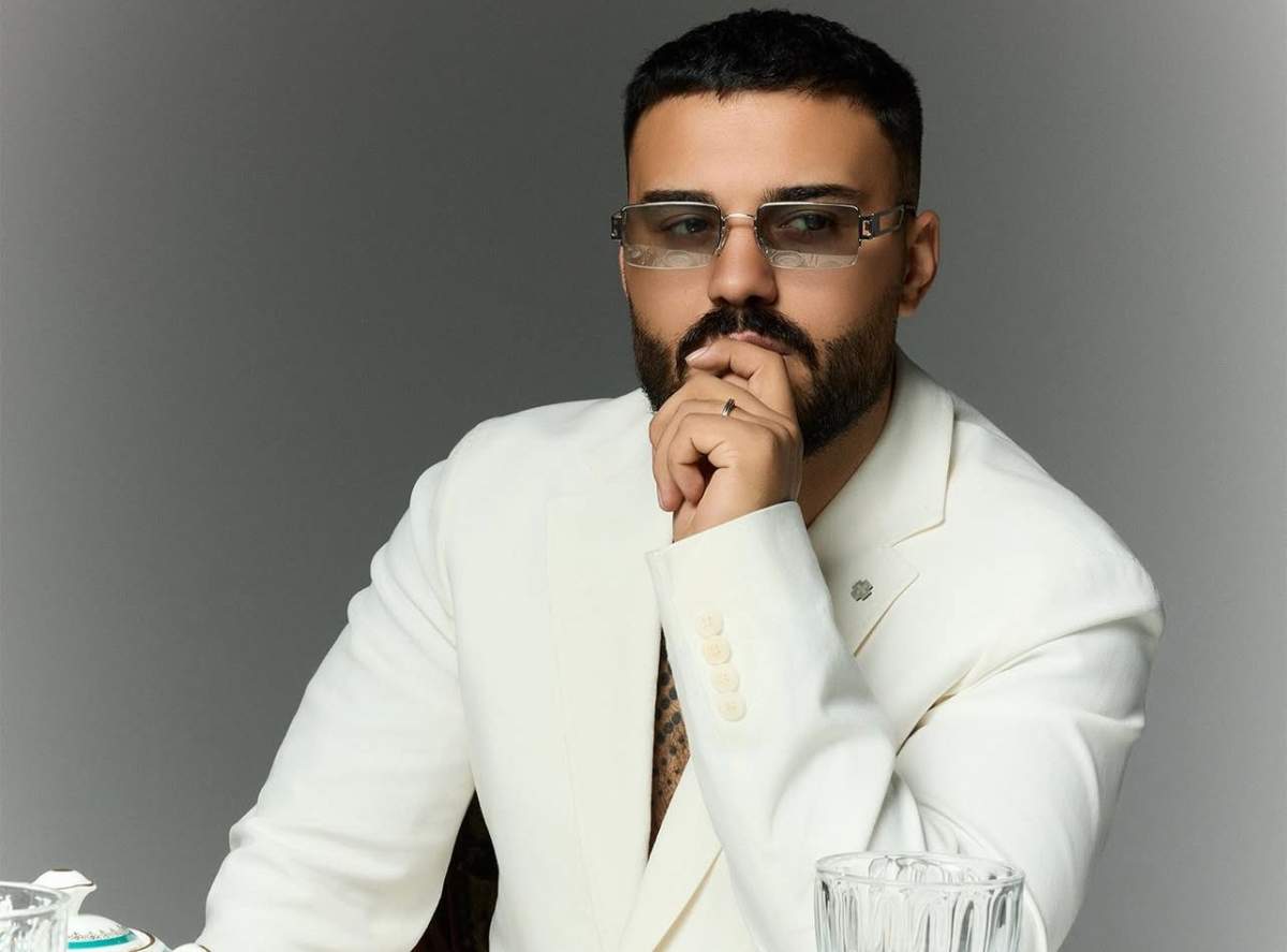 Jador i-a pus la punct pe cei care nu cred că are studii superioare. Cântărețul a făcut publică diploma de licență