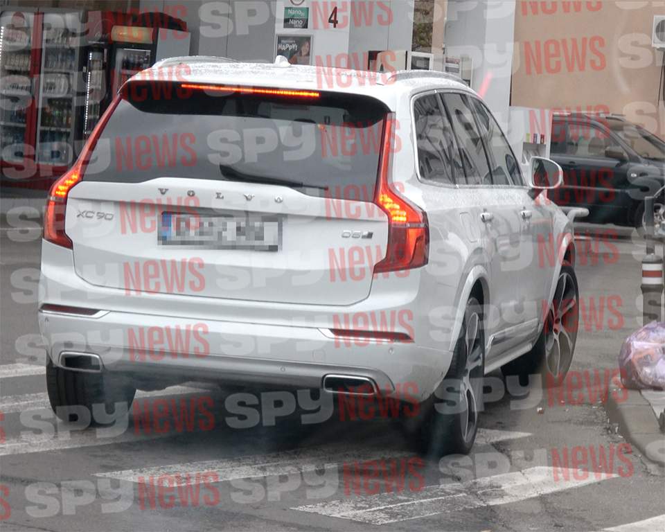 Graba strică treaba! Paparazzii spynews.ro i-au prins pe picior greşit, în trafic, pe Matteo şi pe soţia acestuia! Avem imaginile