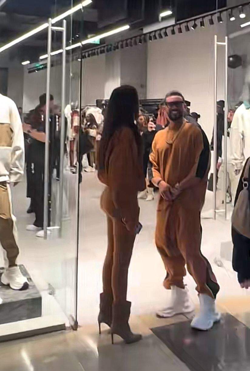 Cum și-au asortat ținutele Dorian Popa și soția. Unde au fost surprinși cei doi. Apariție neașteptată