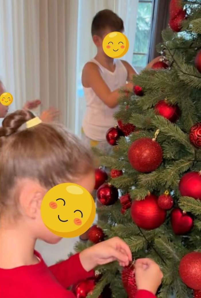 Valentina Pelinel a împodobit bradul alături de cei trei copii! Familia lui Cristi Borcea, pregătită pentru Crăciun