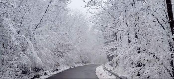 Zonele din România în care zăpada a ajuns la doi metri. Există risc de avalanșă