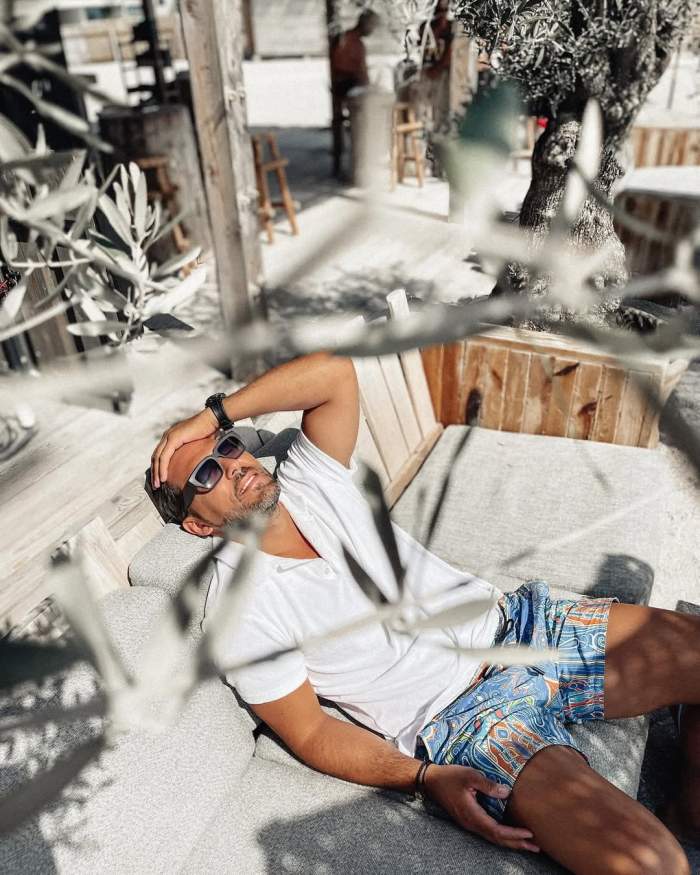 Adi vasile, în vacanță