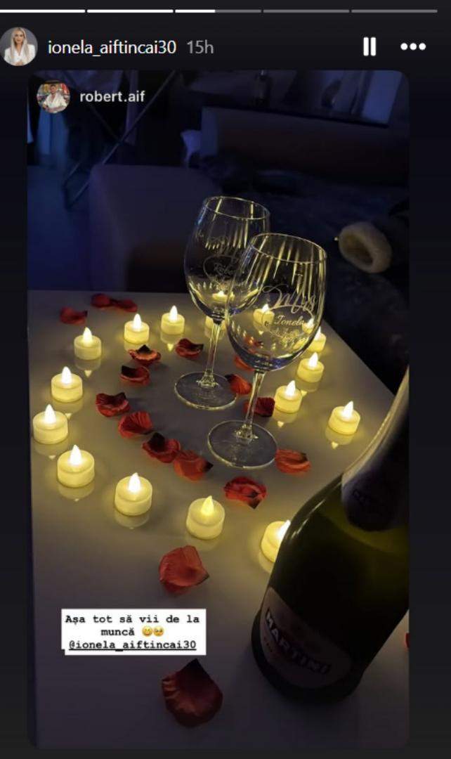 Ionela și Robert, foști concurenți ai emisiunii „Mireasa”, sezonul 10, au sărbătorit pe 30 noiembrie 2025 un an de la logodnă într-un mod cu totul special.