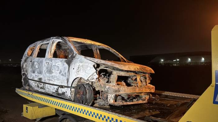 mașina carbonizată