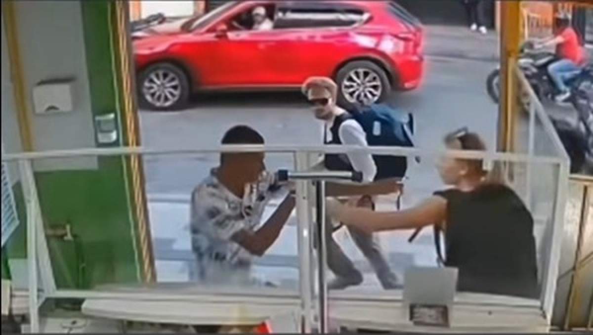 femeie atacata cu un cutit