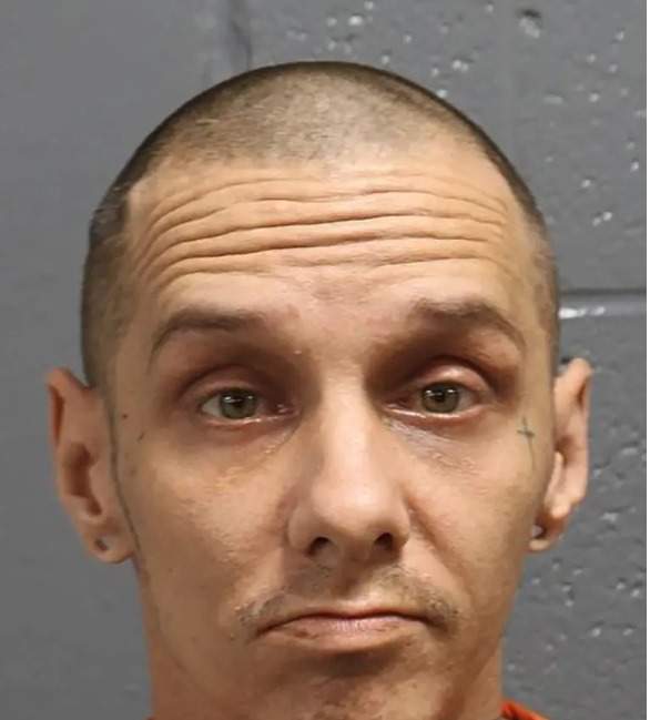 El este tatăl fetiței de doi ani