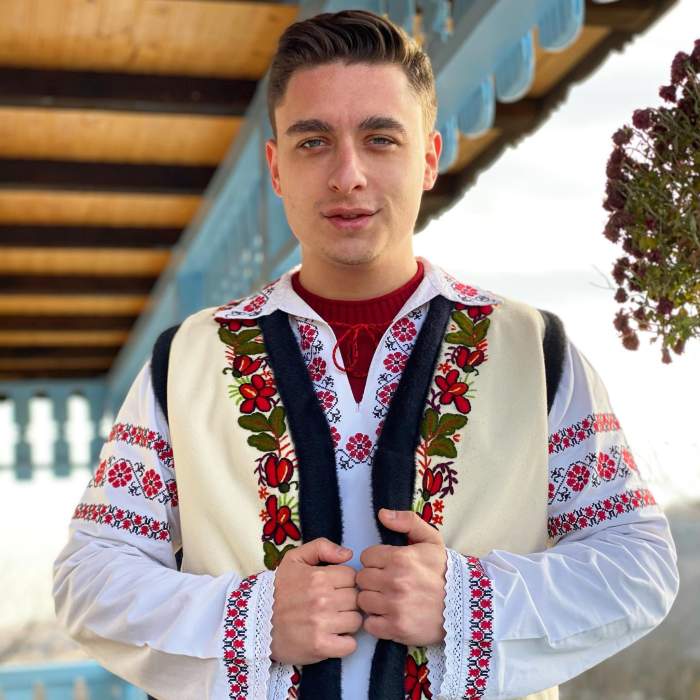 Radu Țibulcă, în port tradițional