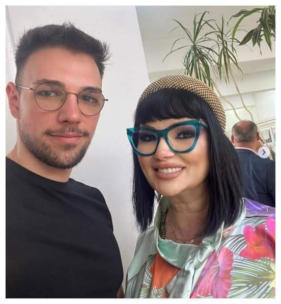 Andrew Barabancea, alături de mama sa