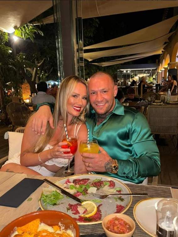 conor mcgregor si sotia