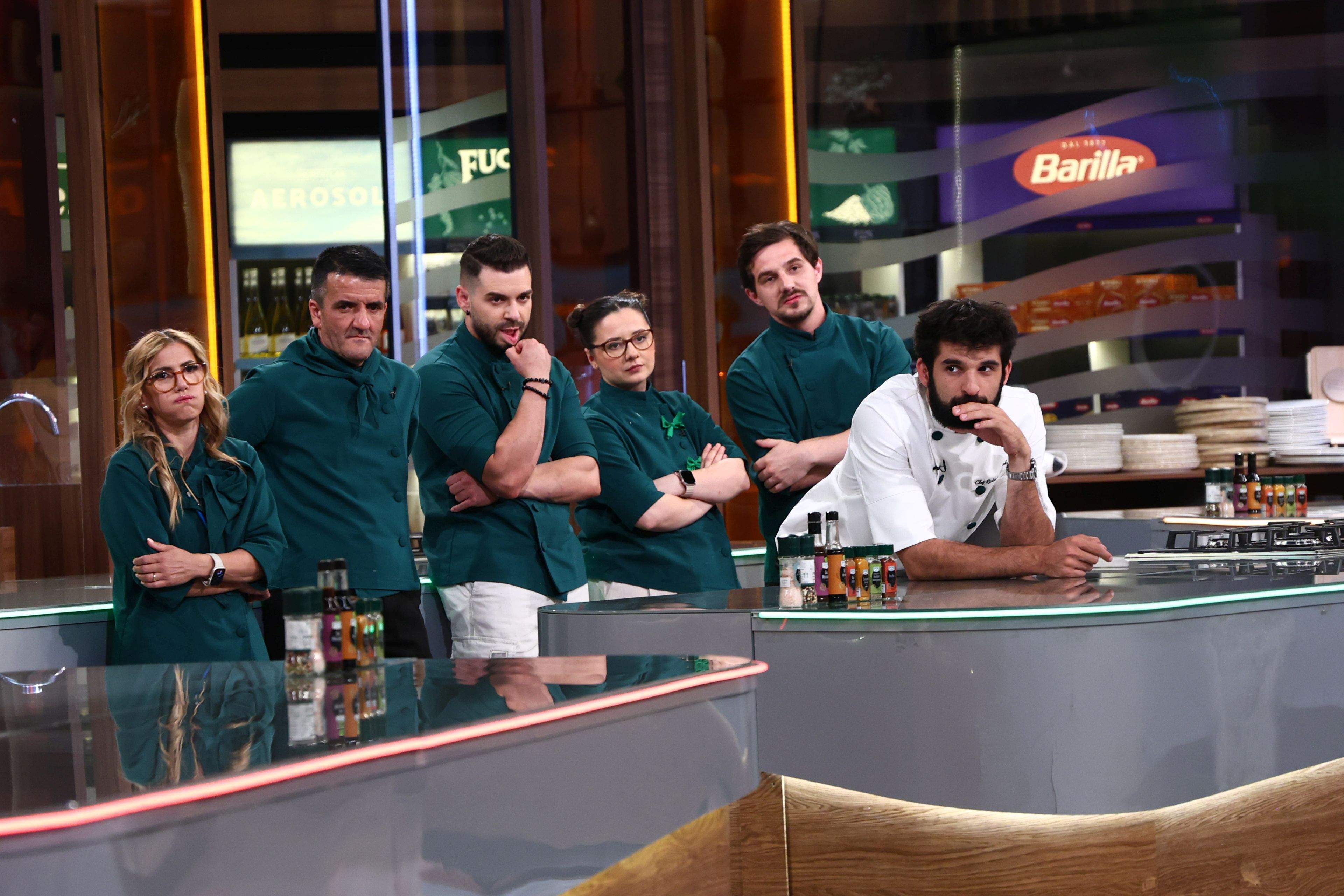 Diseară, la Chefi la cuțite: rezultat fără precedent al jocului de început - unul dintre jurați va obține o superputere. Echipele, provocate în battle de două amulete