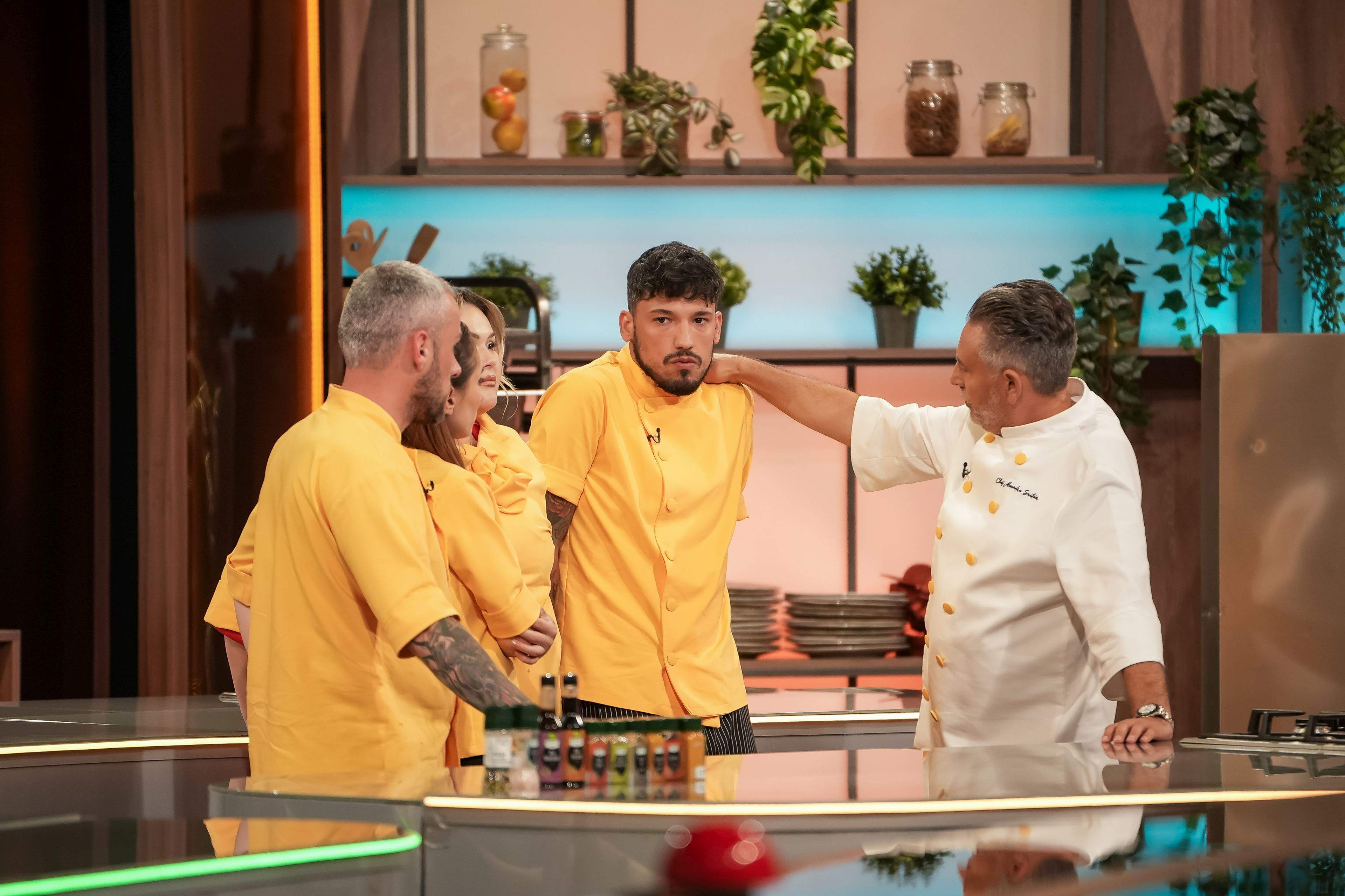 Echipa lui Chef Ștefan, victorioasă, aseară la Chefi la cuțite. Diseară, provocare triplă în arena culinară: roata nebună a ingredientelor, plus două amulete