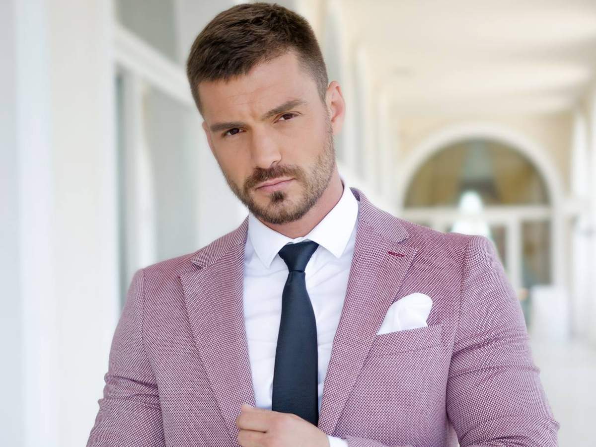 Bogdan Vlădău, îmbrăcat elegant